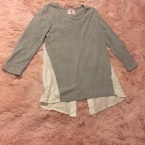 Gray and white long sleeved shirt